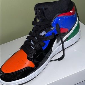 Womens size 7 Air Jordan 1 MIS SE